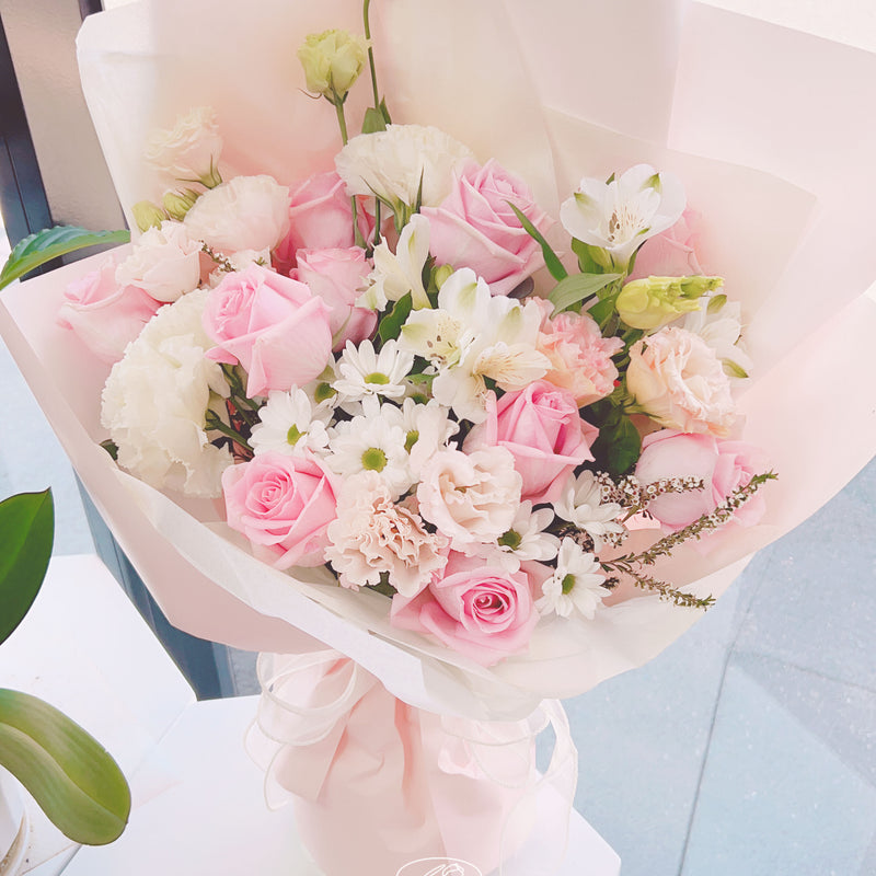 Melbourne florist birthday graduation flowers bouquet with pastel color