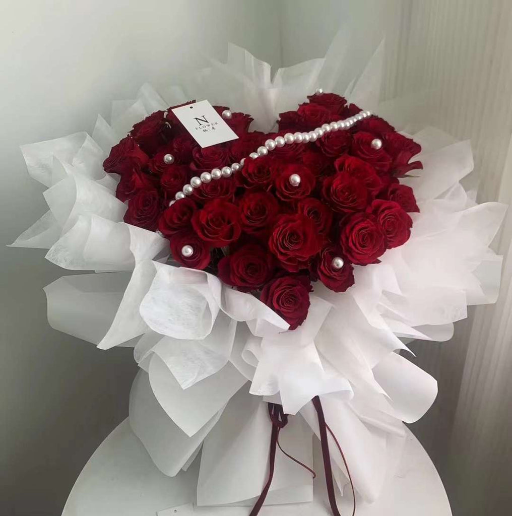 Melbourne Florist Red or Pink Roses Bouquet