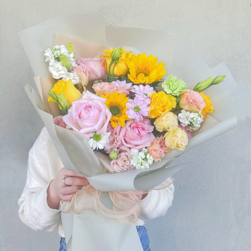 Carnegie Florist in Melbourne pink+white color flowers bouquet