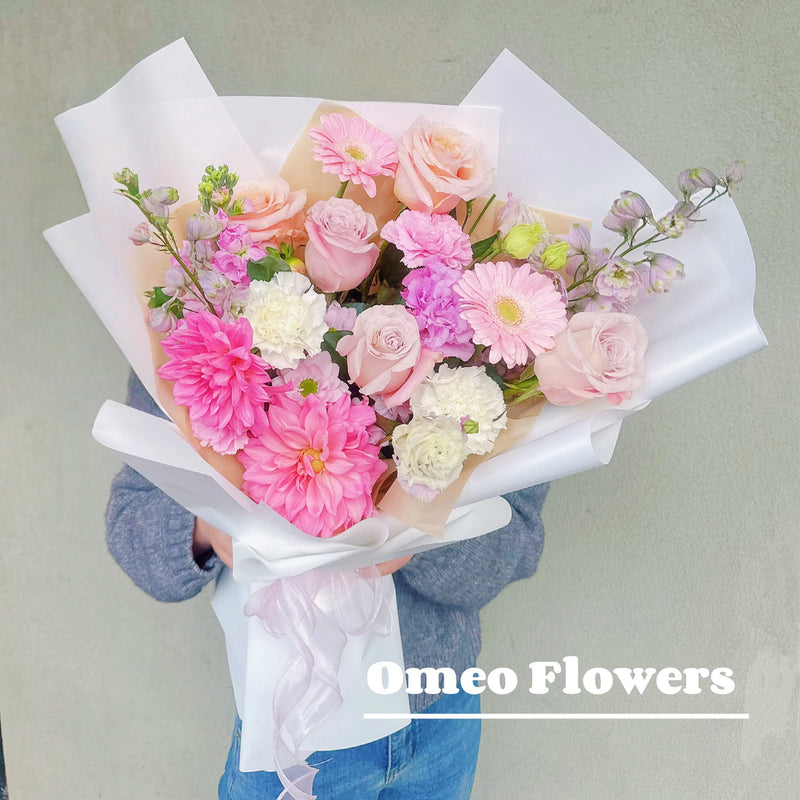 Carnegie Florist in Melbourne pink+white color flowers bouquet